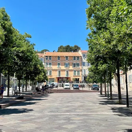 Studio Malibu Central, Lumineux Et Confortable Hyeres